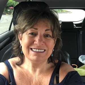 Meet your Posher, Leeann